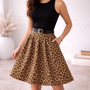 St. John Leopard Print A-Line Skirt Size 12 High Waist Zip Back